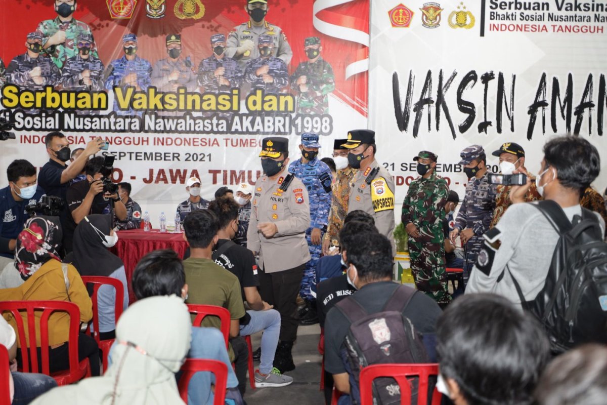 Sinergitas TNI-Polri, Alumni AKABRI 98 Gelar Vaksinasi dan Baksos