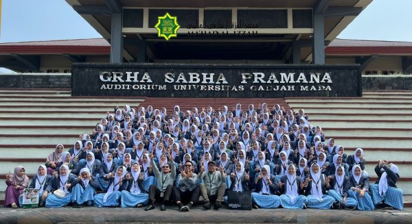 Sebanyak 109 Santri SMA Al Izzah Kota Batu Lulus Jalur SNBP dan Raih Prestasi di Universitas Favorit dalam dan Luar Negeri