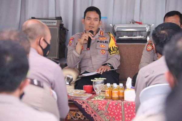 Jalin Silaturahmi, Kapolres Batu AKBP Oskar Kunker ke Polsek Jajaran