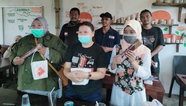 Pelatihan Resin Art, Ciptakan Peluang Usaha Kala Pandemi