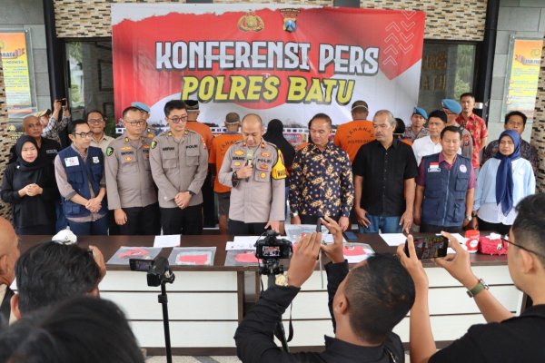 Gelar Konferensi Pers, Polres Batu Berhasil Ungkap Kasus TPPO Perdagangan Bayi