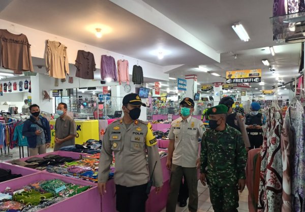 Antisipasi Membludaknya Pengunjung Mall Jelang Lebaran, Sat Samapta Polres Batu Gelar Operasi