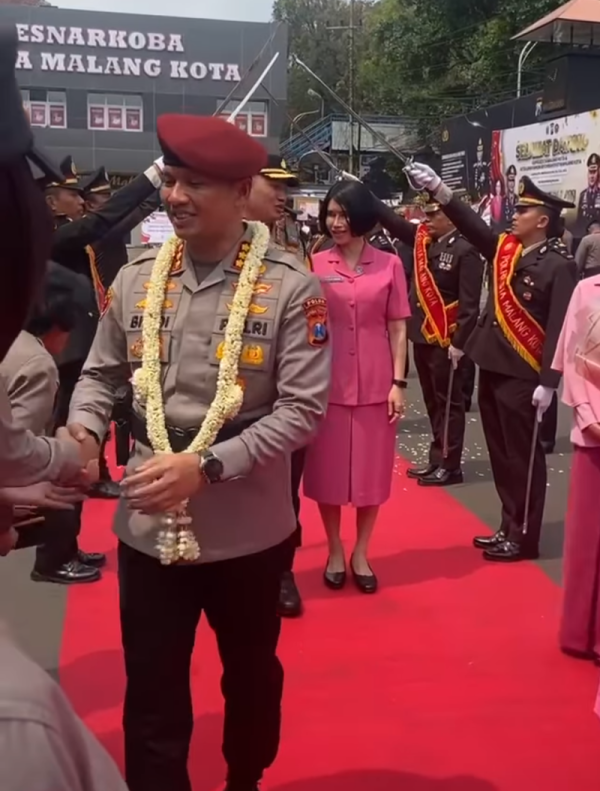 Pisah Sambut Kapolresta Malang Kota Diwarnai Rasa Haru, Kini Dijabat Kombes Pol. Nanang Haryono