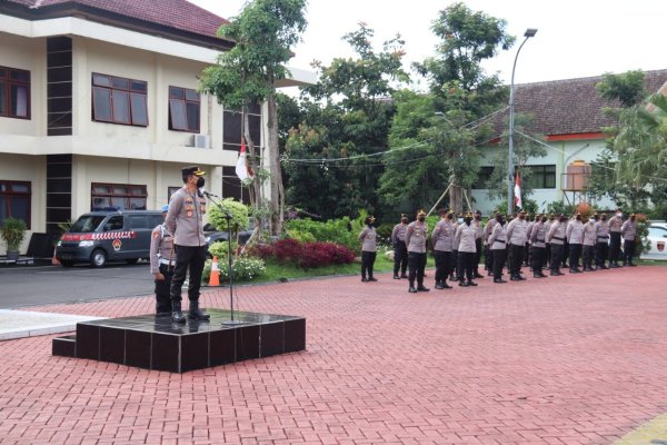 Kapolres Batu Pimpin Apel Pengecekan Personel, Pasca Pam Malam Tahun Baru