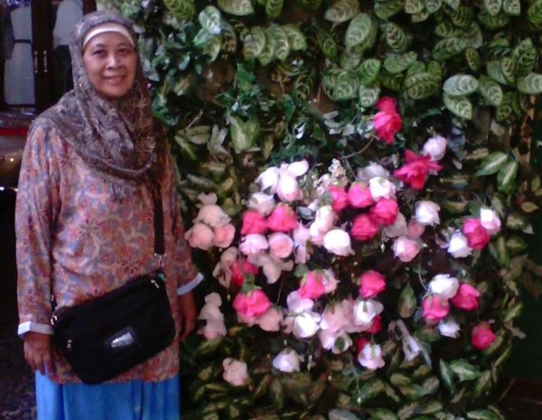 Ustadzah Siti Hibanah Wafat, Warga Dinoyo Patmanam Berduka