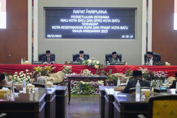 Pj. Wali Kota Batu Aries, Beri Apresiasi Pelantikan Arta dan Heri jadi Anggota DPRD Kota Batu