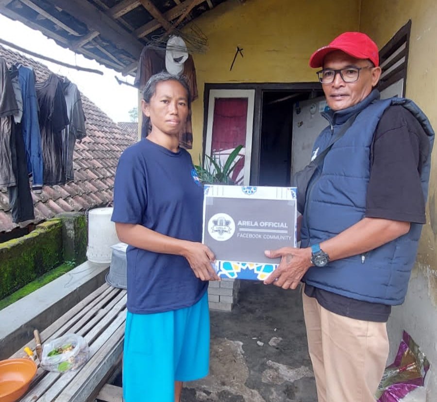 Tebar Kebahagiaan, ARELA Berbagi Parcel Lebaran untuk Dhuafa 