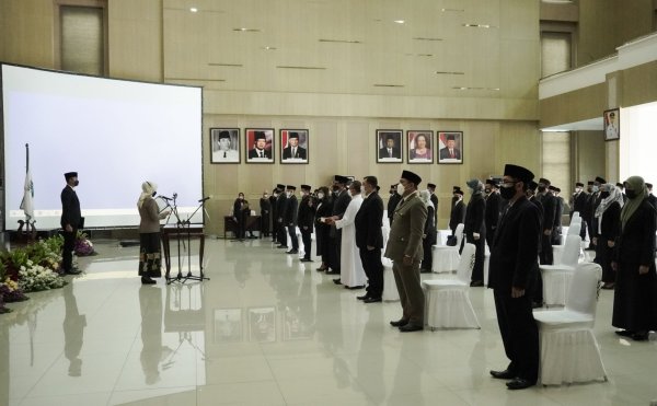 Wali Kota Batu Lantik 40 Pejabat Administrator, Pengawas, Fungsional dan Kepsek