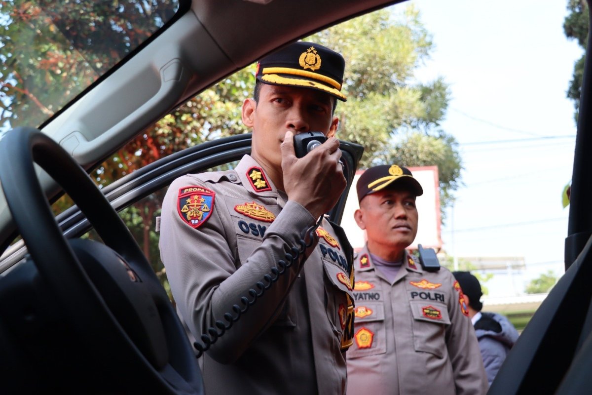 Pastikan Tour De Panderman Berjalan Lancar, Kapolres Batu AKBP Oskar Lakukan Pengecekan Ranmor Dinas Anggota