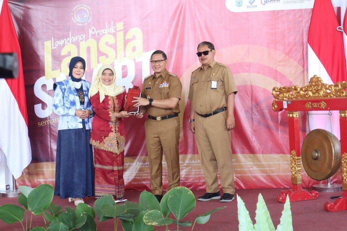 Pj. Wali Kota Batu Aries Apresiasi dan Dukung Launching Produk Lansia Smart Batik Shimori