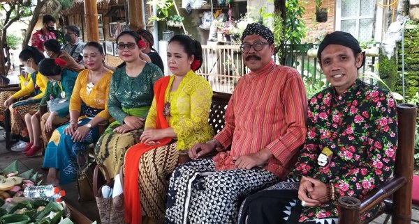 Perempuan Sanggul Nusantara, Ikuti Ritual Megengan di Kampung Budaya Polowijen