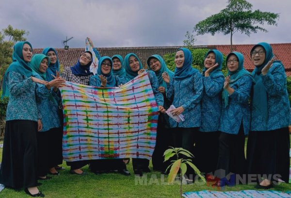 Disnaker Pemkab Malang Berikan Pelatihan Membatik