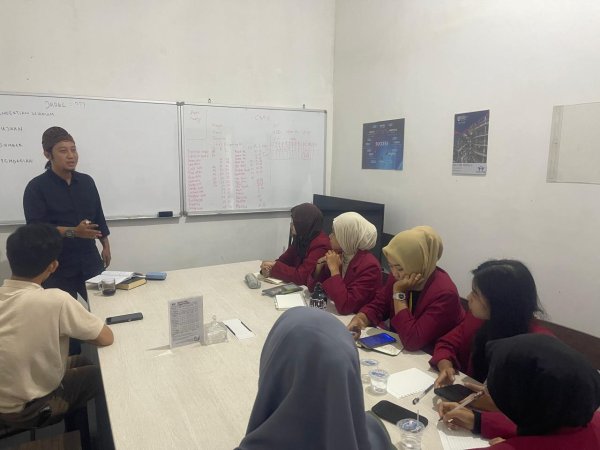 Peserta Magang FH UMM Gelar Forum ‘in class disscusion’, Bahas Filsafat Ilmu Hukum di Maha Patih Law Office
