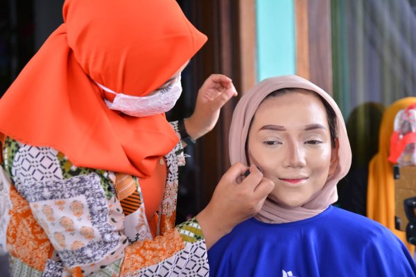 Berdayakan Pengangguran, Ainayyah Wadahi Peminat Usaha MUA