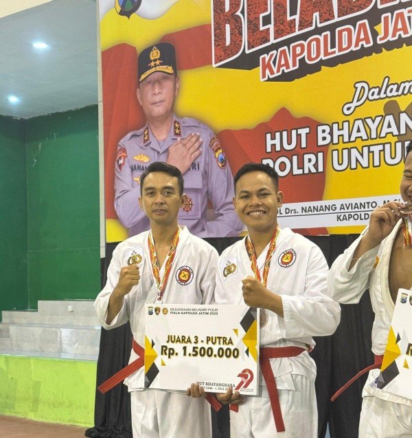 Dua Anggota Polres Batu Berhasil Raih Medali Perunggu, Kejuaraan Bela Diri Polri Kapolda Jatim Cup 2025