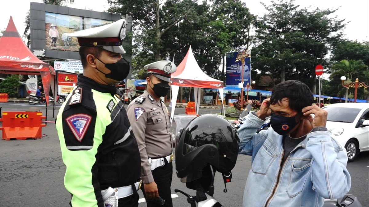 Cegah Penyebaran Omicron, Polres Batu Gelar Patroli Rutin Prokes