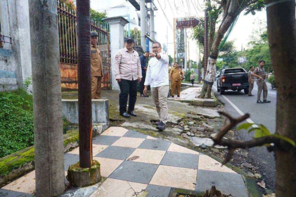 Pembangunan Pedestrian Gunakan Teknologi Stamped Concrete, Kadis PUPR, Alfi: Komitmen Pemerintah Berikan Fasilitas Umum yang Nyaman dan Aman