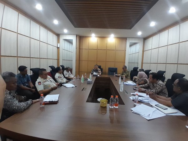 Atribut Parpol Pilwali 2024 Tak Sesuai Aturan, Kasatpol PP Abdul Rais: Akan Ditertibkan