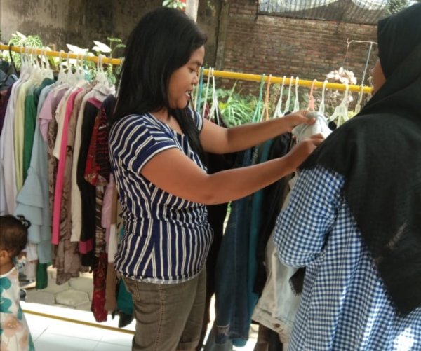 Omah Sandang Gratis, Agendakan Donasi di Ampelgading