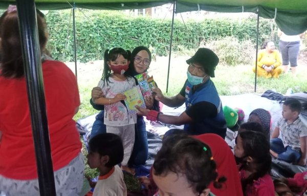 Berikan Trauma Healing, Polda Jatim Bantu Ringankan Beban Korban Gempa