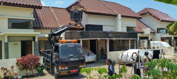 Tanggapi Laporan Masyarakat Penghuni Perumdin Veteran, DPUPR Pemkot Batu Langsung Gercep Benahi Genting yang Rusak