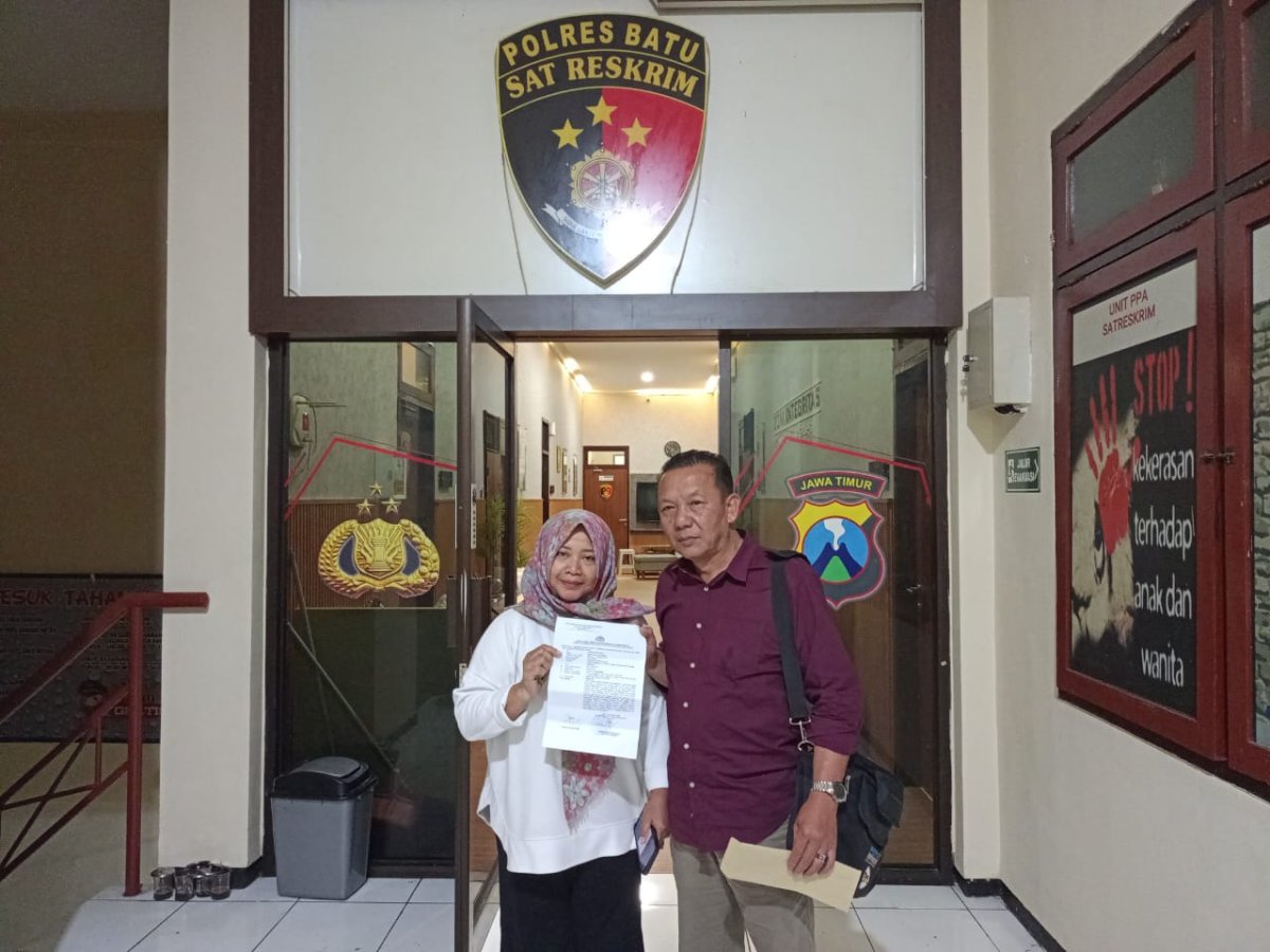 Orang Tua Korban Dugaan Penganiayaan, Didampingi Kuasa Hukum Laporkan ke Polres Batu