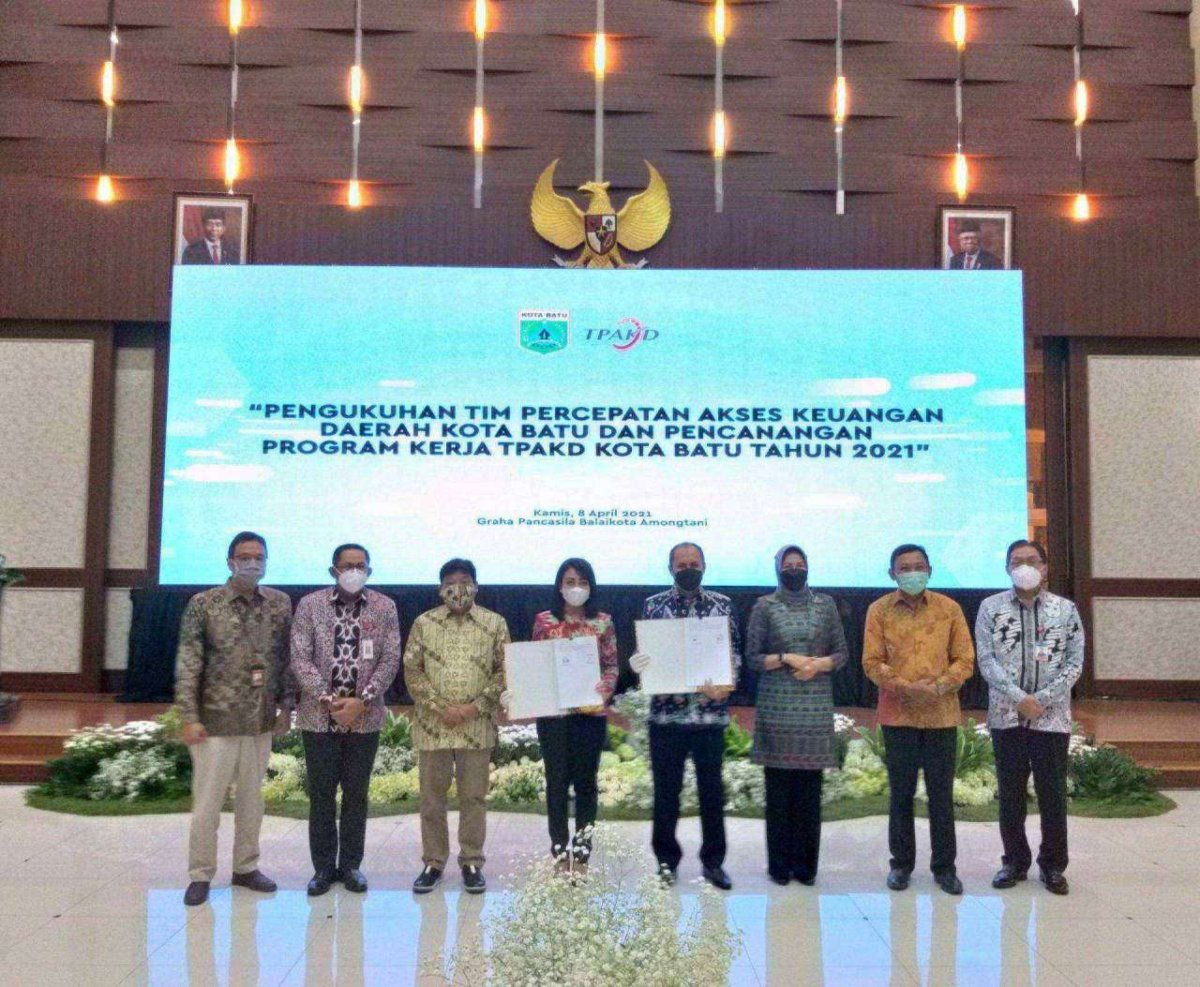 Wali Kota Batu Dewanti Rumpoko dan Pimcab Bank Jatim, Dukung Launching TPKAD