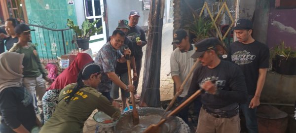 Njenang Bareng di Dusun Kekep, Tokoh Masyarakat Khamim Tohari: Semoga dapat Meningkatkan Rasa Persaudaraan