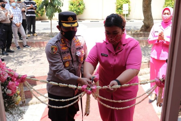 Angkat Perekonomian Bhayangkari, Kapolres Batu Resmikan Toko UMKM “RINDANG BHARATU”