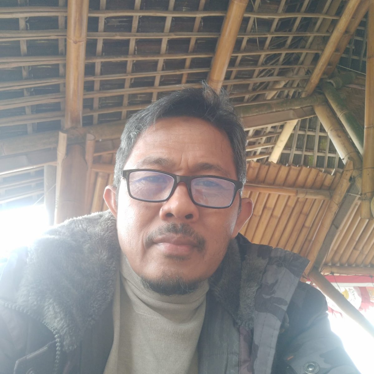 Hari B u r u h 1 Mei