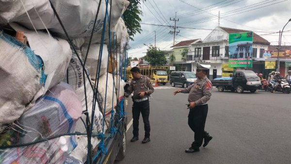 Cegah Laka Lantas, Anggota Satlantas Polres Batu Tindak ODOL
