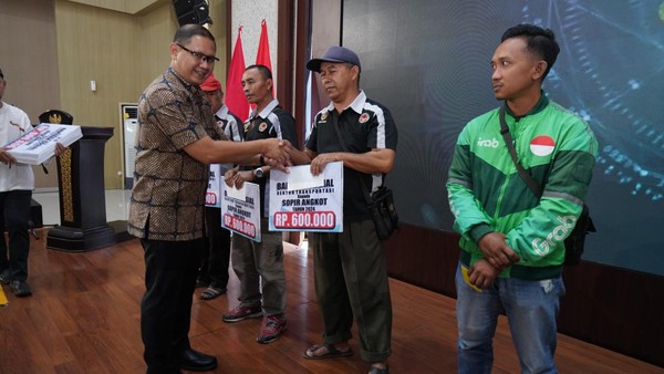 Anggaran Rp 586,8 Juta Pj. Wali Kota Batu Aries Berikan Insentif Driver Ojol, Pangkalan dan Angkutan Senilai Rp 600 Ribu