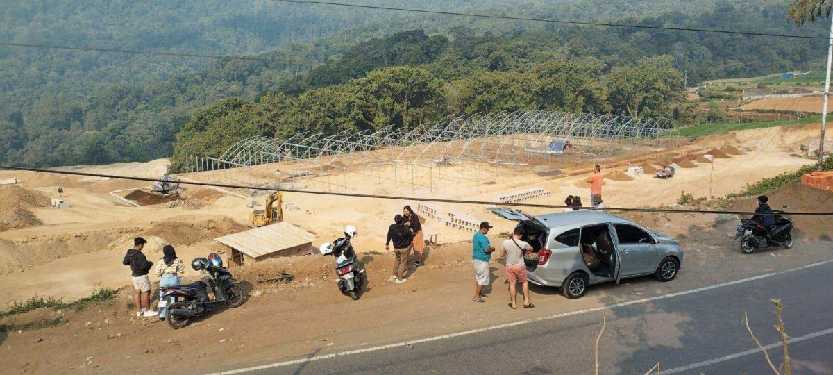 Dongkrak Perekonomian Warga Desa Jurang Kuali, Walaupun Masih Proyek Destinasi Wisata Baru Stroberi Greenhouse Jadi Jujugan Wisatawan