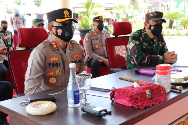 Kapolres Batu Ikuti Zoom Vaksinasi Covid-19, di Lobi Mapolres