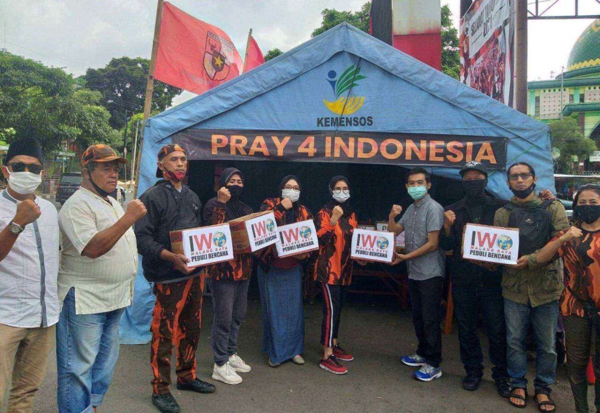Peduli Korban Bencana Alam, IWO Malang Raya Berikan Bantuan
