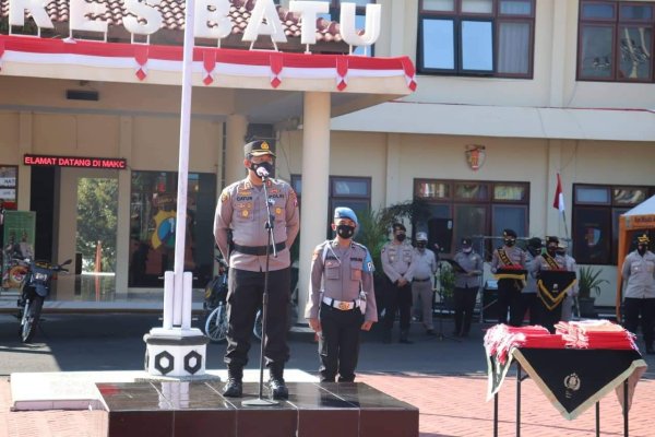 Kapolres Batu, Pimpin Upacara Pendistribusian Bendera Merah Putih