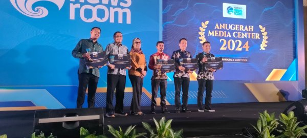 LPPL Agropolitan Televisi Terima Penghargaan AMC, Kadis Kominfo Onny: Semoga Kualitas Siaran Semakin Baik dan Digemari Masyarakat