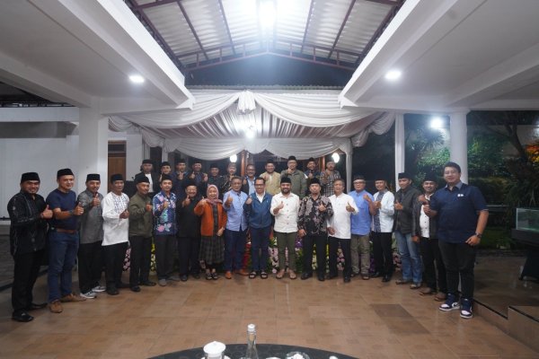 Wali Kota Batu, Nurochman dan Wakil Wali Kota Batu, Heli Suyanto Ajak Kades dan Lurah Wujudkan Visi Mbatu Sae