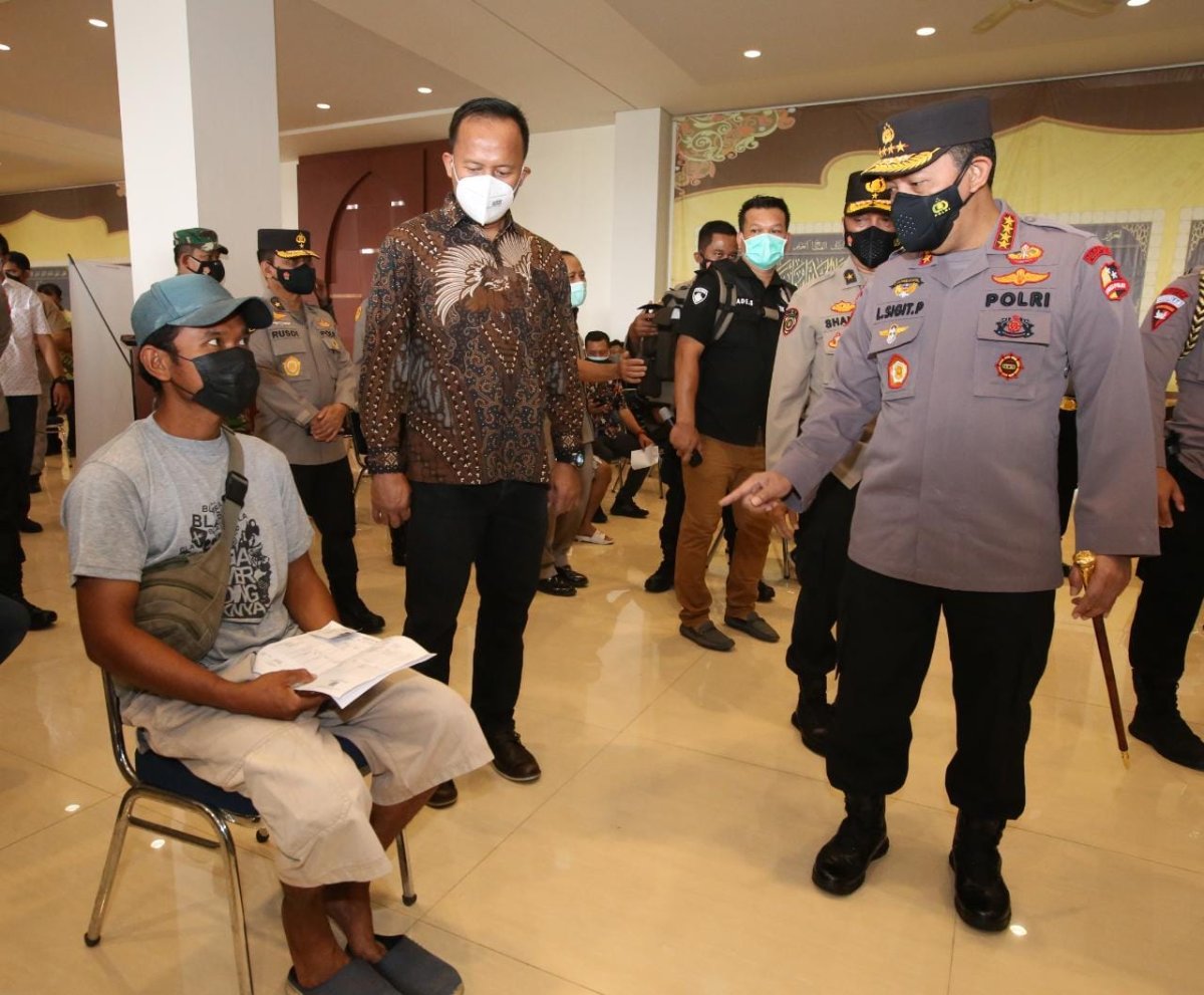 Kapolri Minta Semua Lokasi Pusat Aktivitas Warga Dipasangi Aplikasi PeduliLindungi