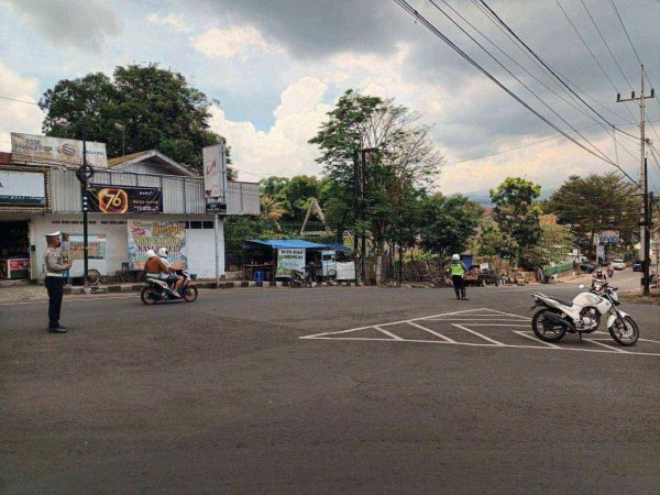 Sinergitas TNI-Polri, Satlantas Polres Batu Lakukan PAM Jalan Kunjungan Kasad