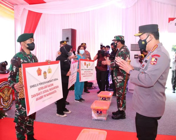 Kapolri Tinjau Serbuan Pelaksanaan Vaksinasi Alumni AKABRI 1998