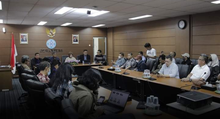 Jumpa Pers Perdana, Ketua Dewan Pers Ninik: Kemerdekaan Pers Didukung Masyarakat yang Berani dan Terbuka