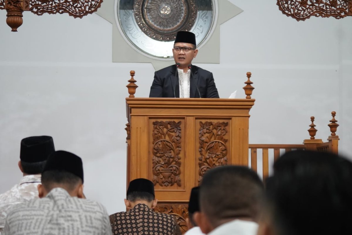 Salat Ied Idul Fitri 1445 Hijriah, Pj. Wali Kota Batu Aries Sampaikan Pesan Persatuan dan Kesatuan Bangsa