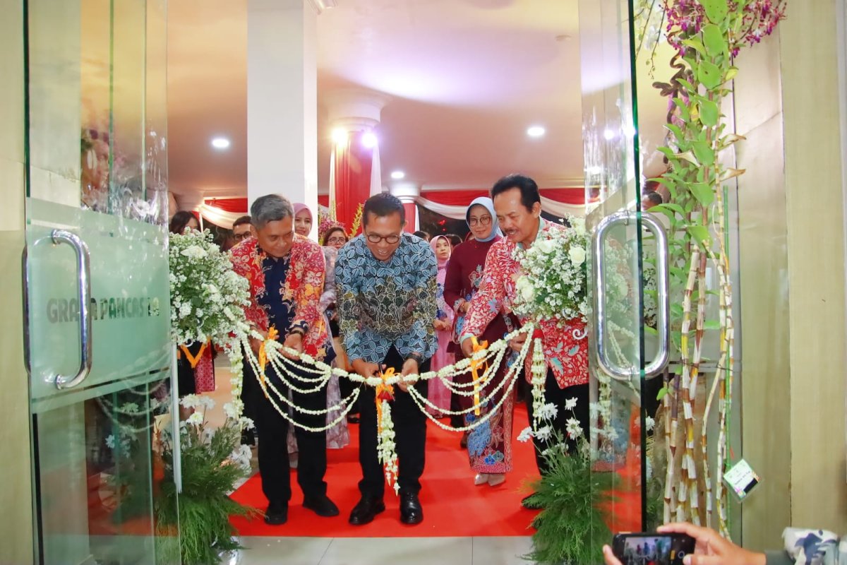 Usung Tema “Growing Together” Secara Resmi Wali Kota Batu, Nurochman Buka Pameran Anggrek Nasional “Batu Shining Orchids Week 2025”