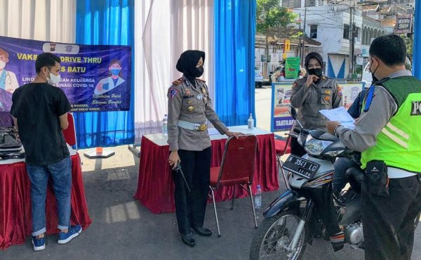 Gelar Operasi Zebra Semeru 2021, Sat Lantas Polres Batu Juga Layani Vaksinasi Drive Thru