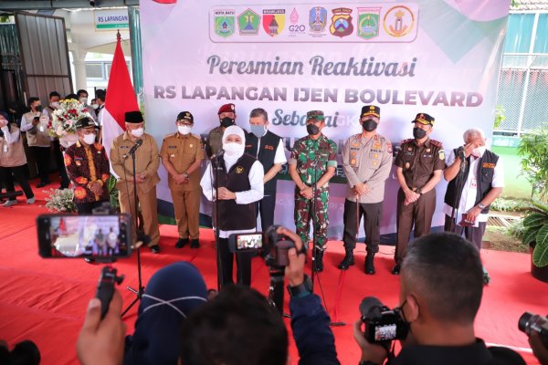Tinjau RS Lapangan Ijen Boulevard, Kofifah Ingatkan Percepatan Vaksinasi Booster Lansia