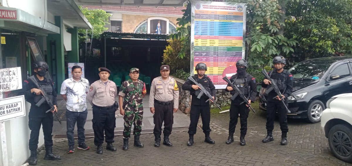 Jumat Agung, TNI-Polri Lakukan Pengamanan ke Sejumlah Gereja di Kota Malang
