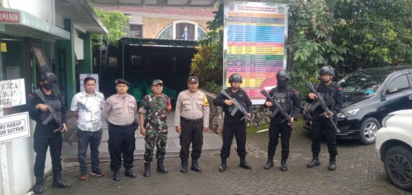Jumat Agung, TNI-Polri Lakukan Pengamanan ke Sejumlah Gereja di Kota Malang
