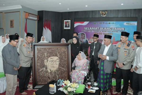 Gelar Safari Ramadhan, Hj. Sinta Nuriyah Wahid Berikan Ceramah Kebangsaan di Polresta Malang Kota