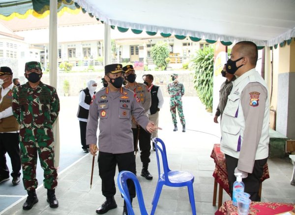 Kapolri Bersama Panglima TNI, Tinjau Pelaksanaan Vaksinasi Serentak
